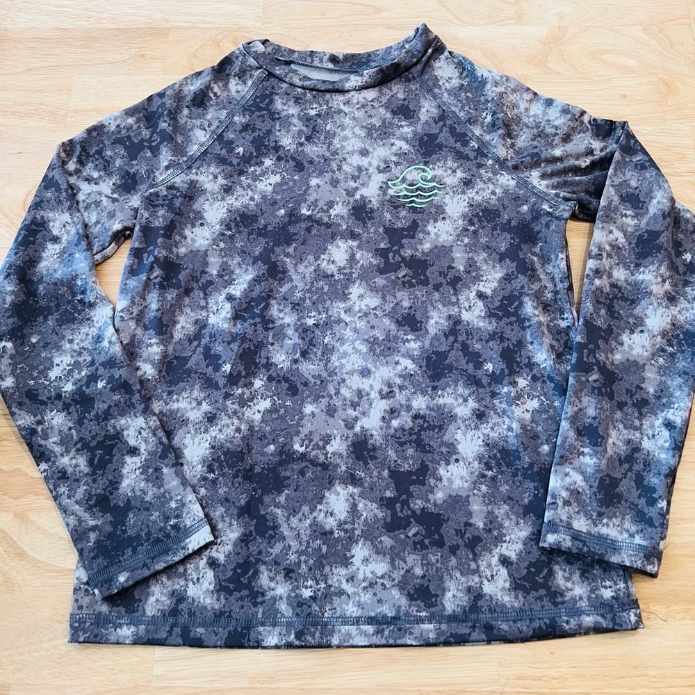 art class Gray Long Sleeve Rash Guard, Size L